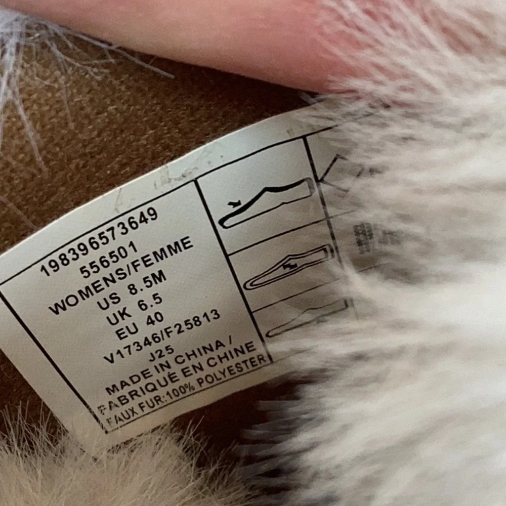 Lands End Expedition faux fur lined puffer snow boots. Women’s size 8.5